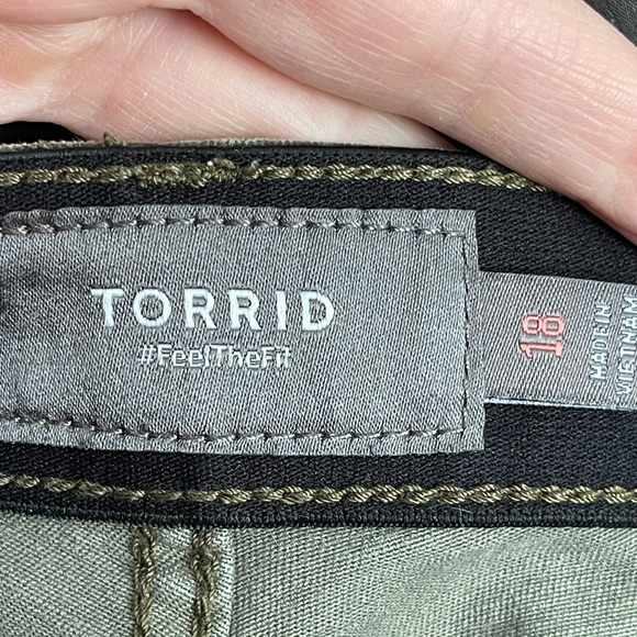 Torrid camouflage skinny jeans size 18 - Picture 3 of 5